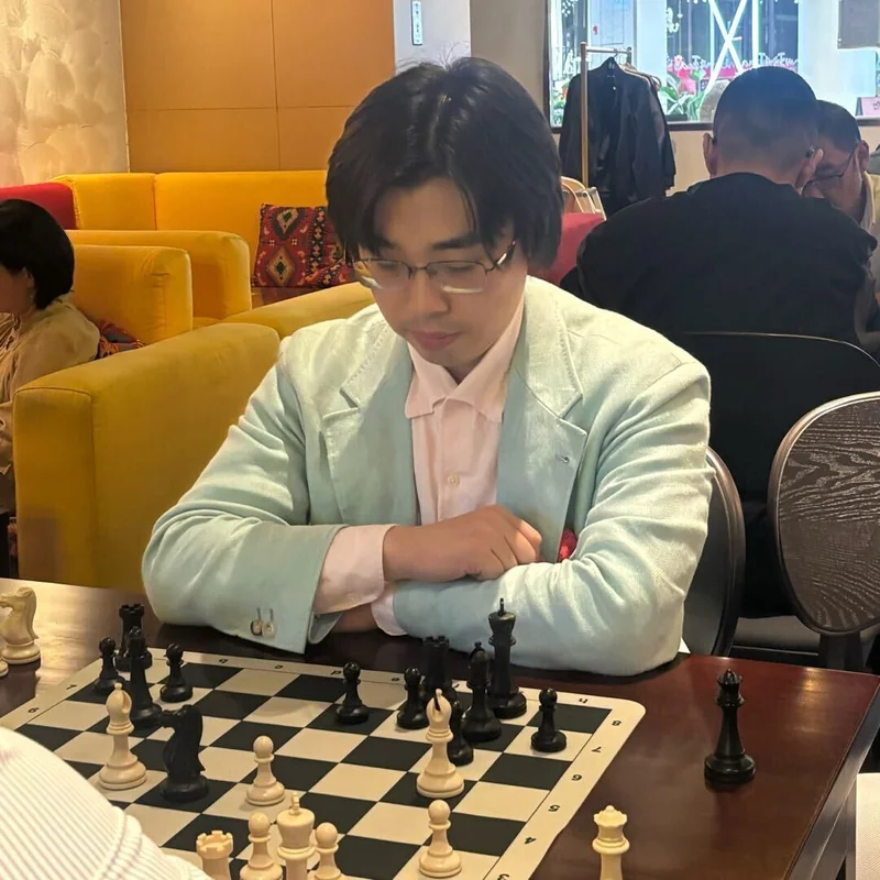 Mario 教练 - 全国棋协大师 · 15年教龄“马良笔”启发式老师 | 全国棋协大师 | 15年教龄